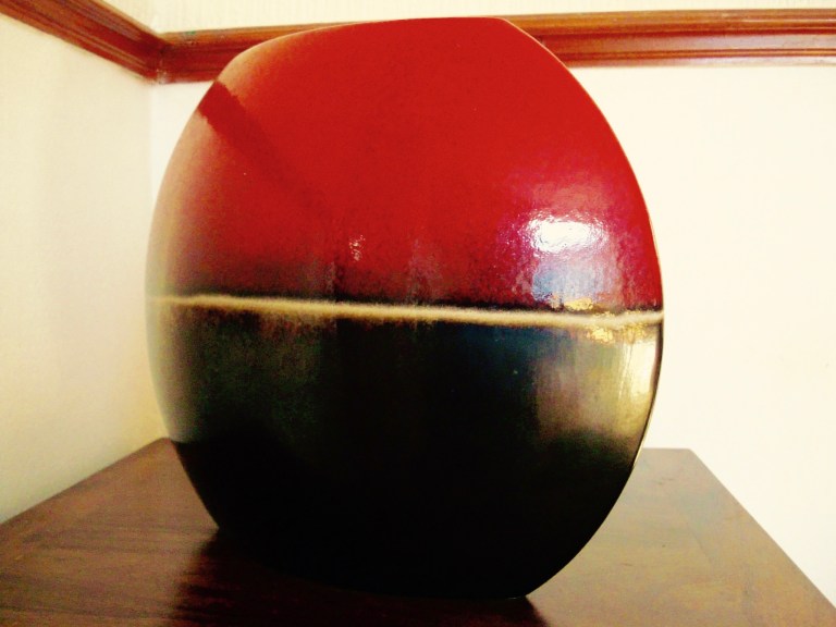sphere-vase-side
