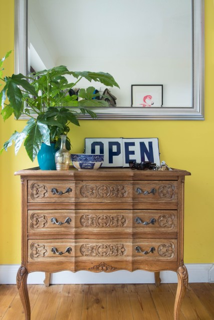 diane_hill_hallway_01